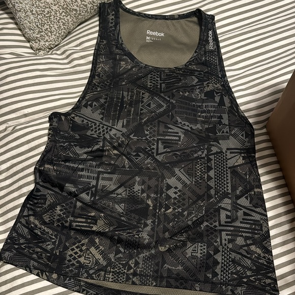 2 Reebok workout tanks - Picture 2 of 4